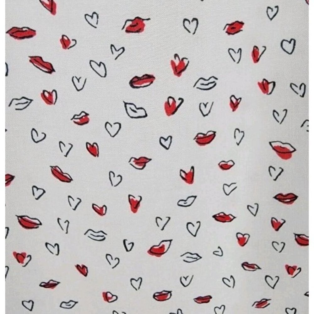 BEACHLUNCHLOUNGE Alanna Love Bites Button Up Shirt White Hearts Lip Women Medium - Picture 5 of 13